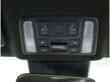 電動のスライドドアで楽々スムース!運転席からも開閉の操作もできます♪キーのスイッチひとつで自動開閉できる便利な機能もついてます♪