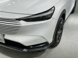 LEDヘッドライトは、点灯の瞬間から最大光量を発揮し、突然暗くなるトンネルなどでの安定感を高めます。