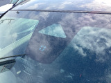 Honda SENSING広い水平画角のフロントワイドビューカメラと前後8つのソナーセンサーで、万が一に備えを。