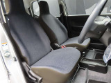 座面とサイドが切り返しになっており、可愛いですね。次の写真で運転席をUPで写しますが、かなりキレイですよ。