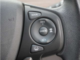 ◆アダプティブクルーズコントロール◆予め設定した車速内でクルマが自動的に加減速。前走車との適切な車間距離を維持しながら追従走行します。【LKAS】車線維持支援システムでステアリング操作を支援。