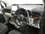 視界も広々で見晴らしの良い運転しやすいコックピットです。