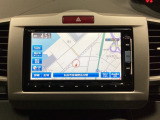 ナビゲーションはフルセグTV対応のGathers純正メモリーナビを搭載しています。Bluetoothオーディオ機能がありますので、スマートフォンなどの音楽も再生できます。