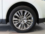 純正のアルミホイール装着車です。タイヤサイズは225/55R19です。