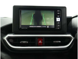 パノラミックビューモニター装備!サイドビュー・車両に取り付けたフロント、サイド、バックカメラの映像を合成して画面上に表示させることで、低速時の運転を補助する装置です。