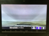 【バックカメラ】運転が苦手な方も車庫入れラクラクです!ギアをリバースに入れれば自動的に切り換わりますので、面倒な操作は不要です♪狭い駐車場もお車を傷つけず安心ですね!