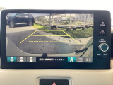 バックモニター付きで、車庫入れやバック時の後方確認をしっかりサポート。モニターに映し出される映像で死角も確認しやすく、狭い場所での駐車や後退時の操作をより安心して行えます。