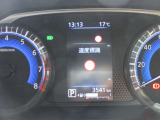 車両の各種設定はステアリングスイッチで目線をそらさず操作できます。