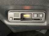 ハンドルの左下にETCがついています。高速道路の料金所の通過も楽々です。 カードの取り出しもしやすい場所についています。
