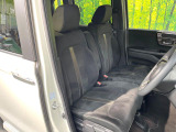 運転席シート廻りは使用感も少なく、良好な状態となっています。前オーナー様が丁寧に使っていたことがよくわかりますね。
