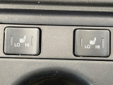 【シートヒーター】寒い日に重宝するシートヒーター!エアコンより早く温まってくれるので寒がりの人も安心ですね♪エアコンの温風は乾燥するから苦手、という方にもをおすすめです。