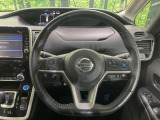 【純正革巻きステアリング】上質な革を使用することで、手にしっかり馴染みとても運転しやすいハンドルです♪