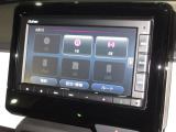 ナビゲーションは純正メモリーナビ(VXM-225Ci)を装着しております。AM、FM、CD、Bluetoothがご使用いただけます。初めて訪れた場所でも安心ですね!