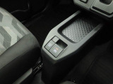 電動パーキングブレーキ&オートブレーキホールド機能つき♪日々の運転が楽になります。