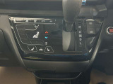 「オートエアコン」車内の温度を感知して、自動で温度調整をしてくれます