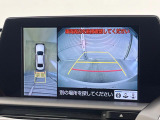 【パノラミックビューモニター】専用のカメラにより、上から見下ろしたような視点で360度クルマの周囲を確認することができます☆死角部分も確認しやすく、狭い場所での切り返しや駐車もスムーズに行えます。