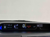 TFTカラ-マルチインフォメ-ションディスプレイ4.2インチの液晶画面に、安全・安心のコンテンツやオ-トエアコンのステ-タスなど、さまざまな運転情報を表示し見やすさにこだわったメ-タ-です♪