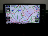 ナビゲーションを装備。多彩な機能で快適ドライブをアシスト。オーディオ機能も充実していますね。