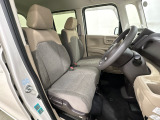 前席の画像です。是非運転席に座っていただき視界等をご確認ください。