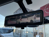 大好評「インテリジェントルームミラー」!車両後方のカメラ映像がミラーに映るので、乗員や荷物が多くても安心♪夜間や悪天候の日でもクリアな映像で視界良好です◎