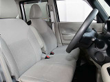運転席まわりです。実際に座ってみて乗り心地を体感してみて下さい。