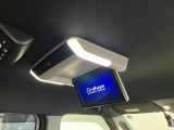 リア席モニターを装着しています♪TVの映像やDVDなど、子供も大人も楽しめる車内になります!大画面でロングドライブをお楽しみください♪