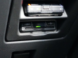 ETC車載器搭載です。スマートICも増えてきており、必須装備といって良い便利装備です。