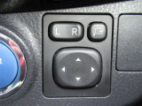 駐車時や狭い道でのすれ違い時に気を使うミラー。電動格納式ドアミラーはそんな時に便利です。