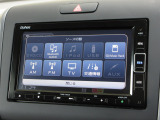 ナビゲーションはギャザズメモリーナビ(VXM-214VFi)を装着しております。AM、FM、CD、DVD再生、Bluetooth、音楽録音再生、フルセグTVがご使用いただけます。
