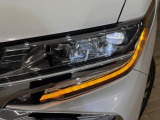 【三眼LEDヘッドライト】スタイリッシュな見た目の三眼LEDヘッドライトを装備♪スタイルだけでなく、夜間の走行も視界良好で安心してお乗りいただけます。