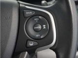 ◆アダプティブクルーズコントロール◆予め設定した車速内でクルマが自動的に加減速。前走車との適切な車間距離を維持しながら追従走行します。【LKAS】車線維持支援システムでステアリング操作を支援。