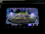 バックカメラの画像です。ガイドラインがスムースな車庫入れをサポートいたします。車庫入れの安心感がアップしますね。