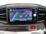 純正ナビゲーション(NMZK‐W73D)を装備しており、CD、DVD、Bluetooth、フルセグ視聴可能です。