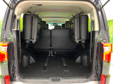 普段のお買い物や通勤、送迎等に十分な荷室スペースを確保しております。セカンドシートを倒すと、大きな荷物の積載も可能です♪