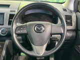 【純正革巻きステアリング】上質な革を使用することで、手にしっかり馴染みとても運転しやすいハンドルです♪
