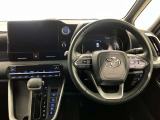 高いホールド性で運転姿勢が安定します。長距離ドライブでも疲れにくいのが魅力です。快適なドライビングライフをお送りください♪