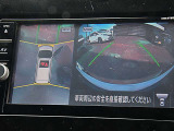 アラウンドビューモニターで運転席からクルマの前後左右の状況を確認できます。