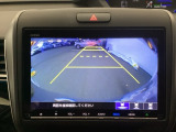 リアカメラ装備、運転に自信のない方でも安心して車庫入れができるリバース連動リアカメラが装着されています。狭い駐車場はもちろん、雨の日や夜間でもストレスなく運転していただけます。