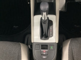 発進時から滑らかに加速する無段階変速のCVTはストップ&ゴーの多い街の中も快適です