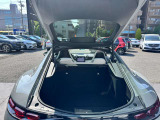 納車前には、メーカー規定に基づき、認定中古車ならではのしっかりとした整備をしてからご納車させて頂きます。熟練のメカニックがお客様に届く事を思い、1台1台入念に点検、整備致します。
