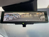 夜間や天候、荷物の積載や人の乗車で見ずらい後方の視界がクリアになるスマートルームミラー