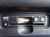 ■【ETC車載器】が装備されています。セットアップをしてお渡しとなり、ETCカードを差し込むだけで高速道路の利用が可能です。