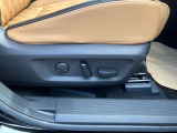 運転席助手席パワーシートで細かい調整が可能です。