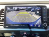 【リアカメラ】運転が苦手な方も車庫入れラクラクです!ギアをリバースに入れれば自動的にモニターが切り換わりますので、面倒な操作は不要です。狭い駐車場もお車を傷つけず安心です!