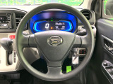 インテリアに合わせたデザインのステアリングは、運転される方のことも考え、運転しやすい形状、大きさです。是非一度、実際に触ってお確かめください。