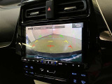 バックギアに入れると、このように後方が映し出されます!駐車の際とても安心!便利!最終確認はご自身の目と耳で必ず行ってください!