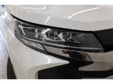■LEDライト■ 発光効率が非常に高い為、バッテリーに優しいのが特徴!見た目もシャープでおしゃれと、デザイン面でも人気の高いLEDヘッドライトです!