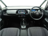 ◆視界広々で非常に運転しやすくロングドライブでも疲れを感じさせないすっきりとまとまったインパネ周りです。