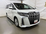 広々とした車内空間に優れた燃費性能。更にデザインも上質で人気のお車です!