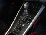 電動パーキングブレーキ・ブレーキホールドを装備してます。ホールド機能は信号待ちが多い一般道で疲労軽減になり、大好評です!